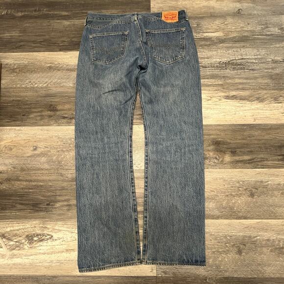 Levis 501 Mid Wash Blue Mens 36x32 Button Fly Straight Leg Denim Jeans Red Tab - Picture 2 of 16